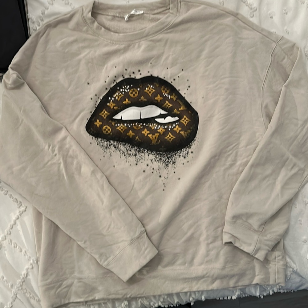 Tan crew neck sweatshirt super cute design size xxl